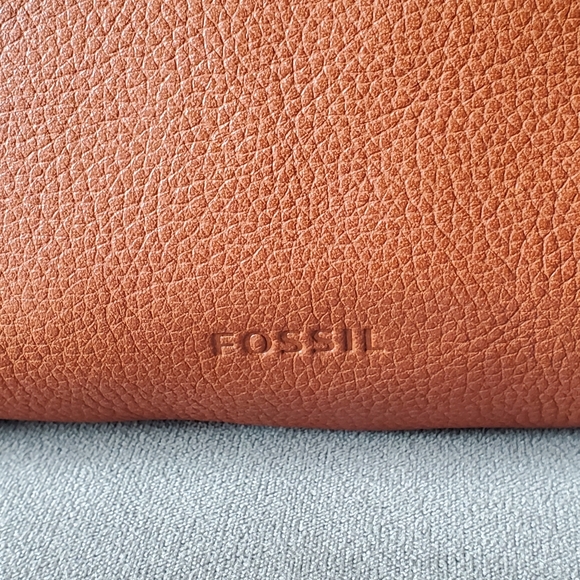 Fossil Voyager Small Brown Leather Crossbody Bag - Picture 4 of 12